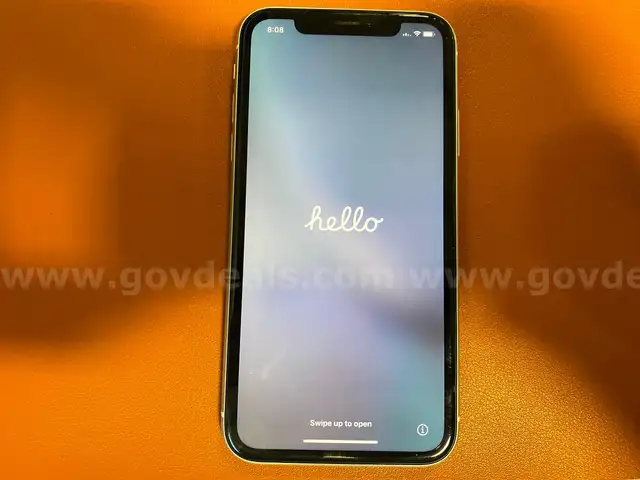 iPhone XR- White- 64GB - Cracked Back (ID# 42426) (D-Case) (No UPC) (18-19)