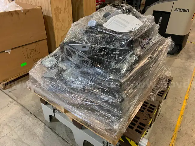 Pallet of Dell Monitors&#xA0;(ID #42552) (J4-2R) (25-2179-68) 310