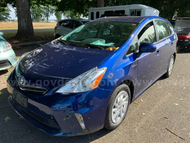 2014 Toyota Prius V Hybrid Station Wagon (ID#42600) (W12) (25-3515) 179
