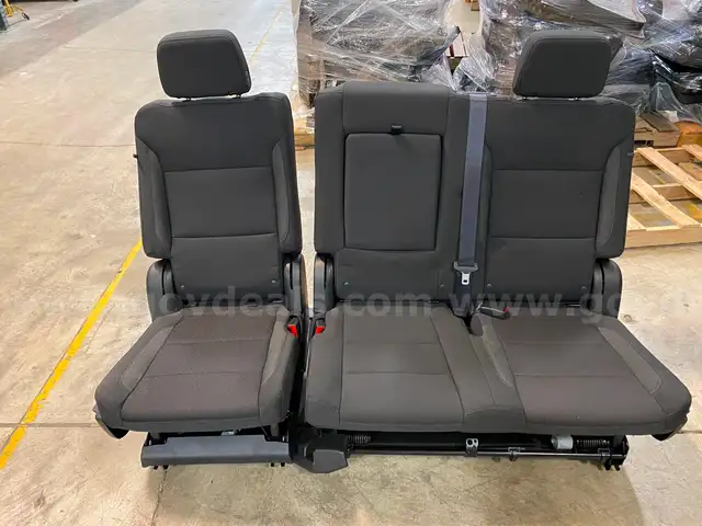 Lot 1- Chevrolet Tahoe 2ND ROW SEATS (ID #42659) (I02-5L) (25-3183-1) 310