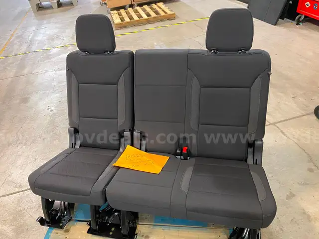 Suburban  Seats- Two Sets of 2nd Door Inside Panels &#x26; More (ID #42728) (I07-2L) (25-3183-8) 310