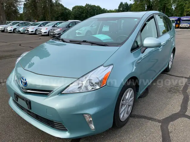 2014 Toyota Prius V Hybrid Station Wagon (ID#42760) (W31) (25-3714) 179