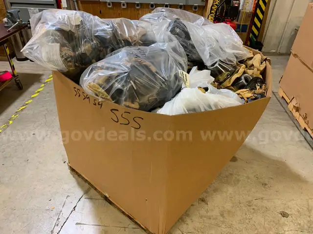 Pallet of SCBA Face Masks&#xA0;(ID #42774) (I11-1R) (25-2033-35) 405