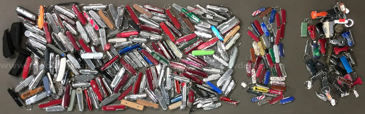 Generic Standard &#x26; Mini Swiss-Type Knives (ID# 42780) (TSA #1) (NO UPC) (20-32)