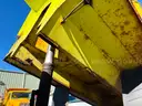2007 International 7600 6X4 Dump/Plow Truck with Monroe Spreader (ID# 42796) (E04) (25-2117)+ 405