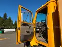 2000 International 2674 6x4 Dump Truck (ID# 42811) (E07) (25-3043) 490
