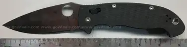 Spyderco Lot (ID# 42823) (TSA #1) (NO UPC) (18-19)