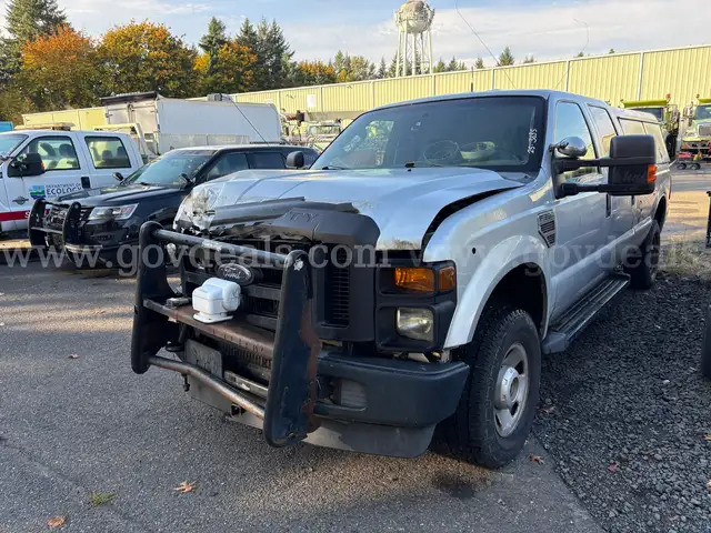 2010 Ford F-350 SD XL Crew Cab 8-ft. Bed 4WD Pickup, Damage, TOW AWAY, Bad Transmission (ID# 43006) (OEF) (25-3635) 405