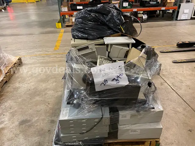 Lot 3 - Pallet of Computer/Network Parts &#x26; Equipment&#xA0;(ID #43142) (H03-2L) (25-3481-1) 163