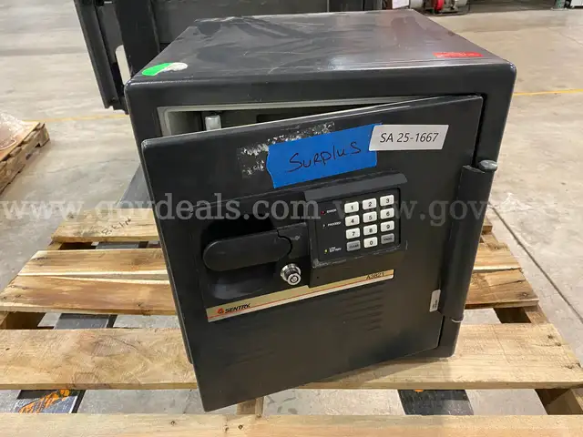 Sentry A3821 Safe &#xA0;(ID #43175) (G01-2L) (25-1667-14) 195