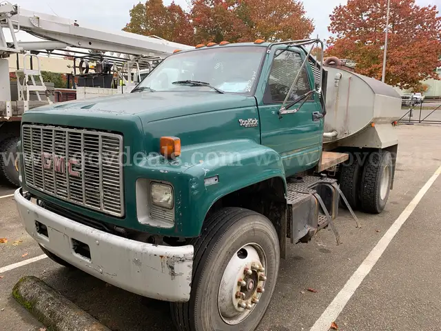 1991 GMC Top Kick C7H042 Truck w/ 1200 gal Transfer Tank !Non-Runner! *Tow-Away* (ID# 43198) (E14) (25-2654) 477