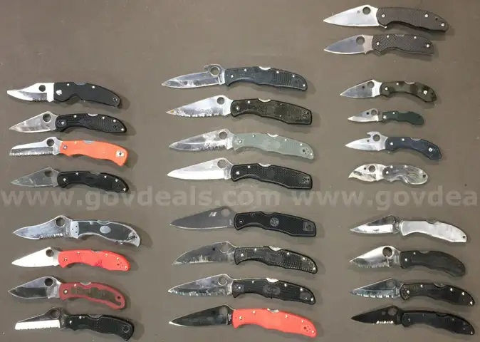 Spyderco Lot ~26 Units (ID# 43410) (TSA #1) (NO UPC) (18-19)