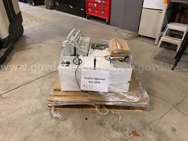 Lot of Air Management Systems &#x26; Dual Trace Analog Oscilloscopes (ID #43423) (H08-2R) (25-2878-2) 35415