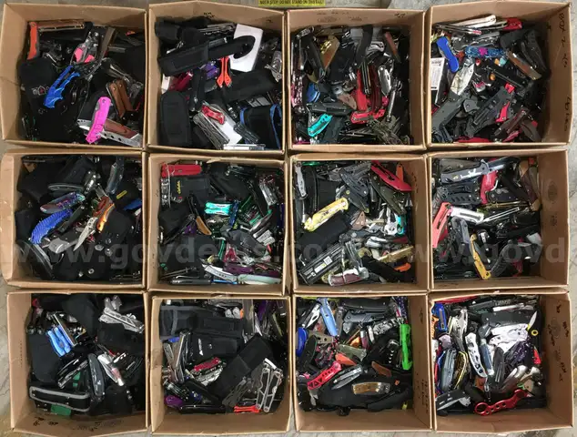 Bulk Pallet - Assorted Folding Knives & Multi-Tools(ID#43622)(G08-02R)(NO UPC)(TSA)