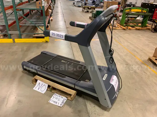 Precor TRM 800 Series Treadmill&#xA0;(ID #43643) (G1-3RL) (25-3523-1) 649