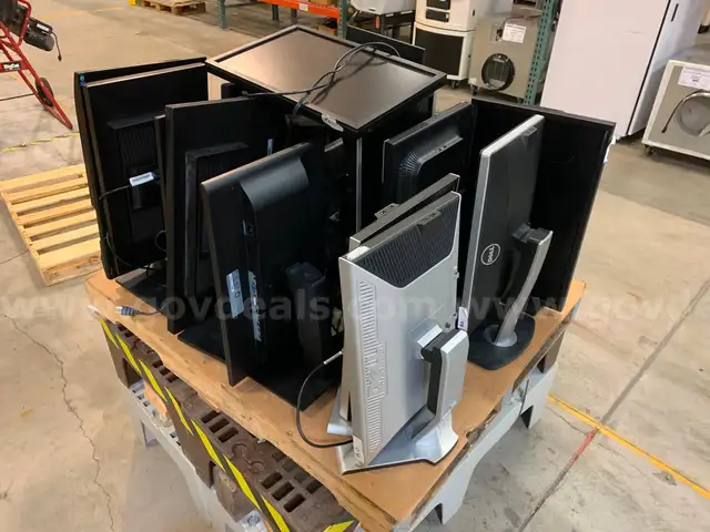 Pallet of Monitors&#xA0;(ID #43687) (J12-2L) (No UPC)