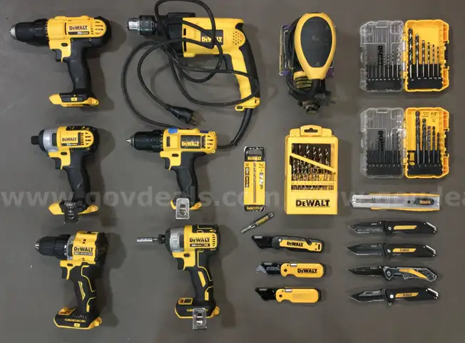 DeWalt Power Tool & Accessories Lot (ID# 43693) (TSA #3) (NO UPC) (19-28)