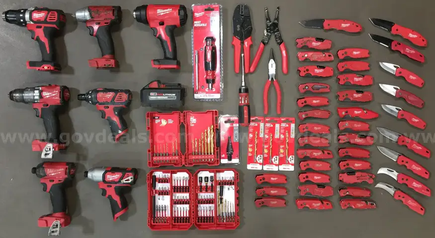 Milwaukee Power Tool &#x26; Accessories Lot (ID# 43698) (TSA #3) (NO UPC) (19-28)