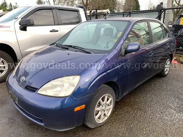 2002 Toyota Prius Hybrid Sedan !Non-Runner! *Tow-Away* (ID# 43703) (EF13) (25-4299) 405