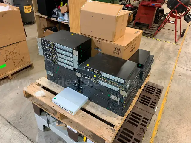 Pallet of Cisco Switches (ID #43765) (J9-2R) (25-4158-35) 310