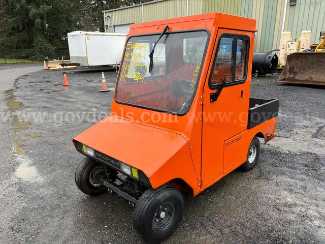 2013 Taylor Dunn RE-380-48 48 Volt Electric Utility Truck UTV, Doesn't Move Under Power (ID# 43771) (GVL) (25-3885)11700