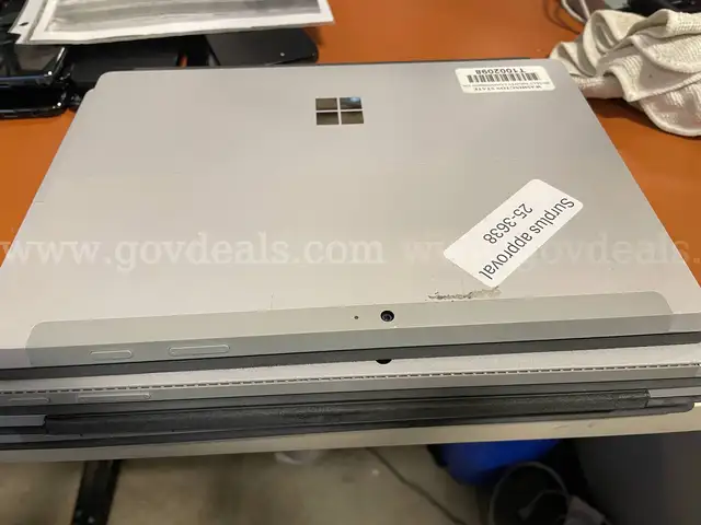 Lot of 4 Microsoft Surface Tablets 3/ Pro 4 (ID# 43818) (H01-3R) (25-3638-6) 120