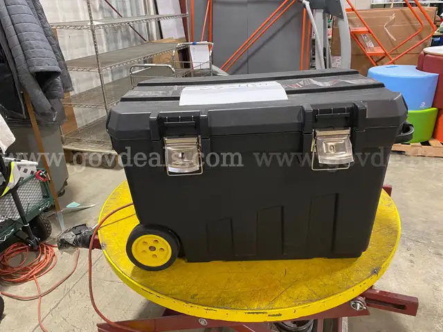 Plastic Stanley Rolling Tool Box (ID #43880) (J01-2L) (25-4311-9) 307