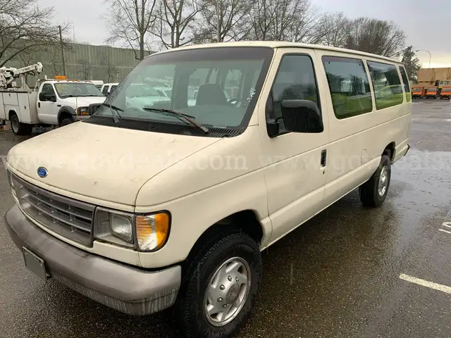 1996 Ford Club Wagon XL Sports Van (ID# 43922) (OEF) (25-3769) 22301