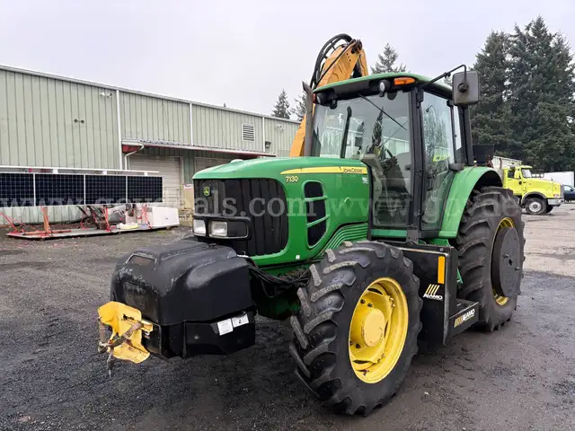2011 John Deere 7130 4WD Tractor w/ Alamo Maverick 2 Mid Mount Boom & 60in Rotary (ID# 43970) (GVL) (25-4108)+ 405