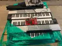 Pallet of Musical Keyboards (ID #43984) (J2-6L) (25-3815-111) 672