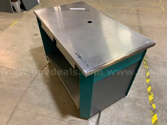 Powered Food Service Counter (ID #43995) (J3-1L) (25-1933-1) 36003