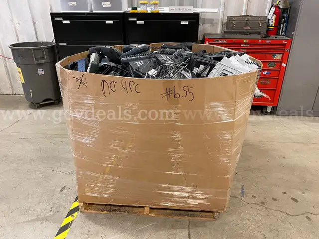 Tote of Office Phones (ID #44013) (H08-2R) No UPC