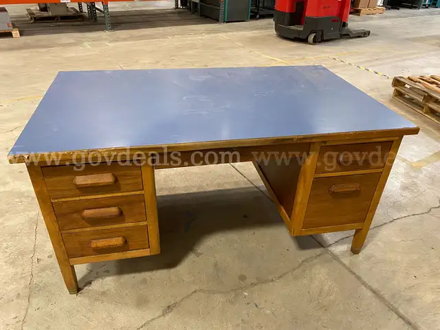 Lot 2 - Wood Desk w/Drawers (ID #44015) (G08-1R) (25-4048-4) 490