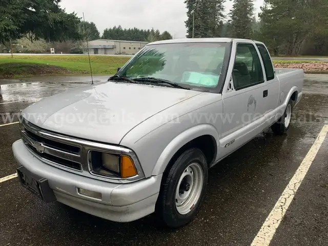 1997 Chevrolet S10 LS Ext. Cab 2WD Pickup Truck (ID# 44038) (FTL) (25-3782) 22301