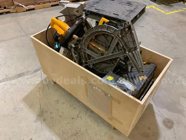 Crate of Power Tools (ID #44045) (J7-2R) (25-4274-2) 310
