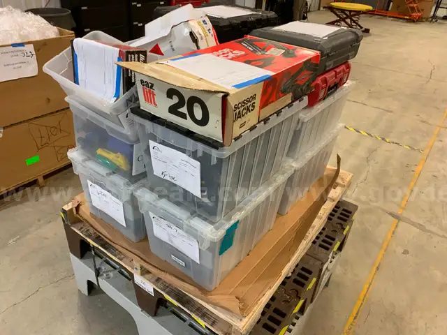Pallet of Hand Tools (ID #44049) (J12-2L) (25-4274-1) 310
