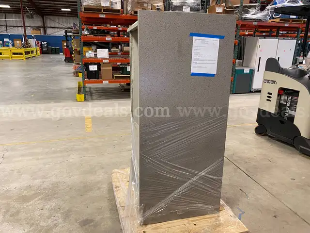 Lot 1 - Table with Storage & Doors (ID #44075) (G06-1L) (25-4444-3) 179