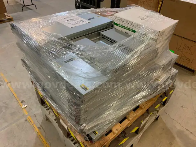 Pallet of Server Equipment (ID #44114) (J2-5R) (25-3611-35) 405