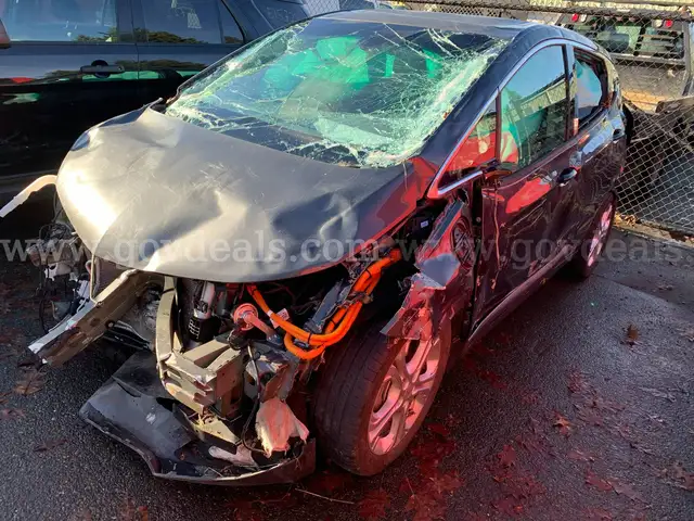 2017 Chevrolet Bolt EV LT Hatchback !Wrecked! *Tow-Away* (ID# 44136) (OEF) (26-0025) 310