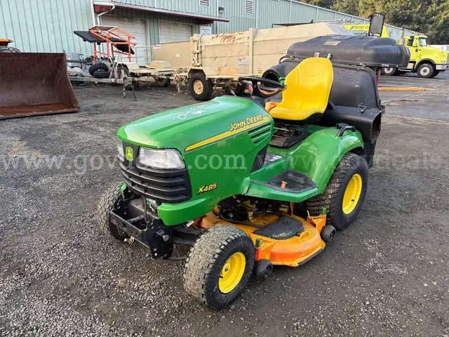 2002 John Deere X485 48" Deck Mower, Runs (ID# 44192) (GVL) (25-3292) 41804