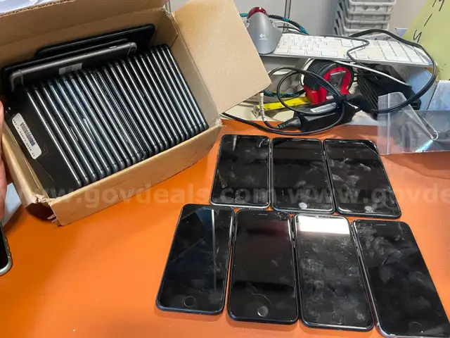 Case of ct.33 Cell Phones- iPhones 6s, 6s Plus, 7, 7 Plus, 8, 8 Plus and SE (ID #44297) (H01-3L) (25-1695-137) 235