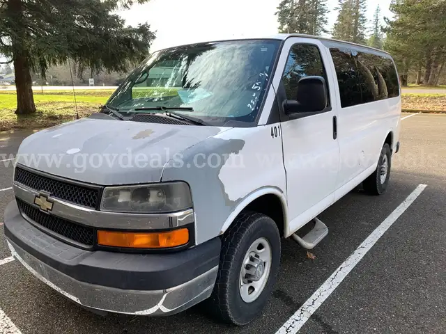 2010 Chevrolet Express LT RWD Passenger VAN *Tow-Away* (ID# 44298) (FTL) (25-4502) 465