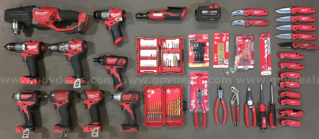 Milwaukee Power Tool & Accessories Lot (ID# 44337) (TSA #2) (NO UPC) (10)