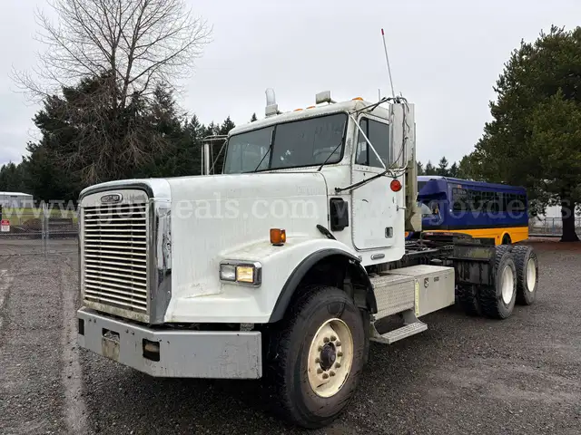 2003 Freightliner FLD120 Day Cab Semi Tractor, Double Axle, Low Miles! Under 35K (ID# 44354) (TCO) (25-4668) 11700