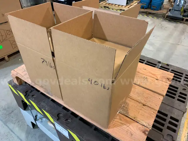 Pallet of Apple Phones & Tablets (ID #44391) (J1-5R) (25-3496-1) 300