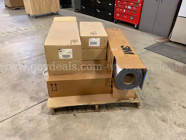 Lot of 3M Nomad Z-Web Extreme Traffic Scraper Mats (ID #44406) (H03-2R) (25-3927-11) 365