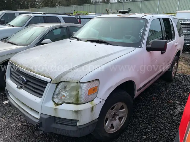 2006 Ford Explorer XLS 4WD SUV *Tow-Away* (ID# 44423) (OEF) (25-3785) 693