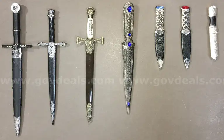 Fantasy & Lore Dagger Lot ~7 Units (ID# 44530) (TSA #3) (NO UPC) (10)