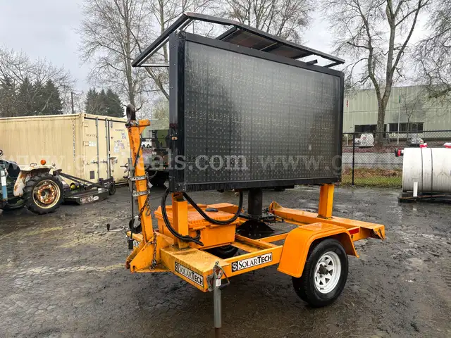 2015 Solar Tech Silent Messenger II Trailer, Damaged, Not Towable (ID# 44534) (GVL) (25-3340) 405