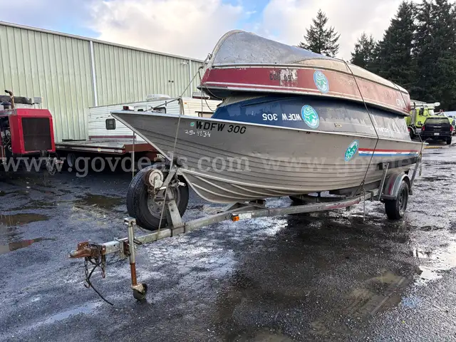 Lot of 4, 1989 EZ Loader Trailer, 1988 Gregor, 2014 Polar Kraft, 1992 Lund Boats (ID# 44539) (GVL) (25-4822)+ 477